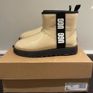 UGG Women’s Classic Clear Mini Boot - ONLY WORN ONCE